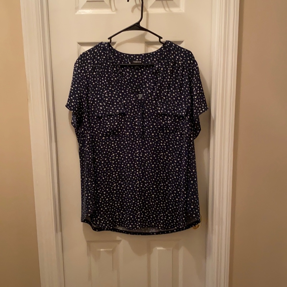 Torrid size 1 (14/16) short sleeved blouse, blue